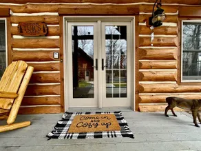 The Luxury Lodge by Laura - Image 3