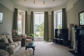 Central apartment with stunning panoramic views - Image 2