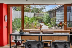 24 Hill Street- Unique 2 bedroom pet friendly home - Image 5