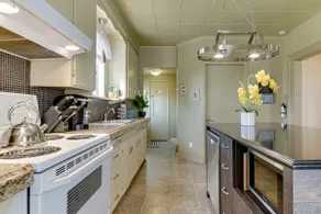 River view, spa, and beach within walking distance - Image 4