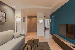 Arty Paris apartment Disneyland - Image 3