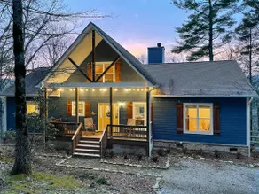 Honey Bee Hideaway | Views + Deck + Close to Town - Image 2