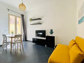 GuestHost - Cosy Flat with Sea View Balcony - Image 4