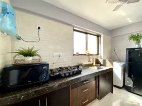 2 BHK Condo Balcony Sea View *Bandra* - Image 5