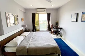 2 BHK Condo Balcony Sea View *Bandra* - Image 3