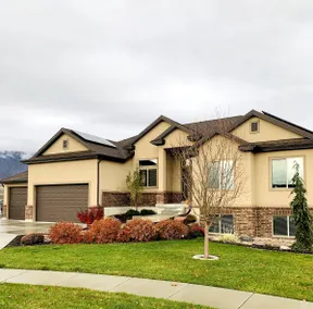 Enjoy SPACIOUS Retreat w/theatre/+privacy - Image 4