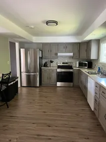 3000 sq feet with stocked kitchen and huge mudroom - Image 2
