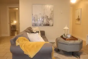 Burnaby Cozy suite Near Skytrain - Image 3