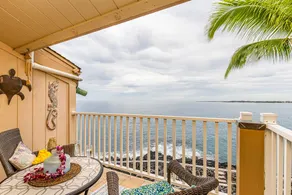 Seaside Chic OceanFront @ Kona's Sea Village - Image 4