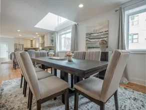 Wicker Park : Stylish Comfort Meets Urban Ease - Image 3