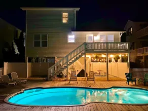 FULLY RENOVATED: pool, walk to beach, water views! - Image 3