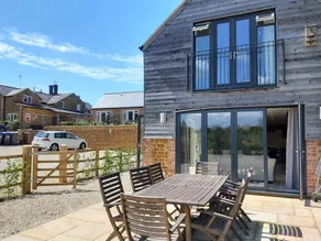 Cedar Barn - perfect for family & groups - Image 2
