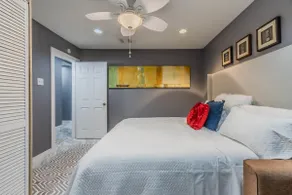 4BR/2Ba-MedDistrct/Uptown-2KingBeds- SmartTV - Image 3