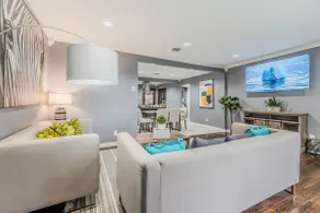 4BR/2Ba-MedDistrct/Uptown-2KingBeds- SmartTV - Image 5