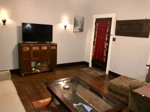Eclectic Historic Sunny Vista Home with City Views, Northshore - Image 2