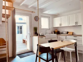 Small fisherman's cottage with a terrace by the sea - Image 3