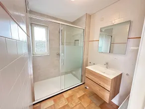 Modernly furnished, spacious 6-person vacation home - Image 4