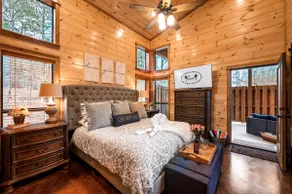 Last-Minute Escape • Private Hot Tub • Game Room - Image 2