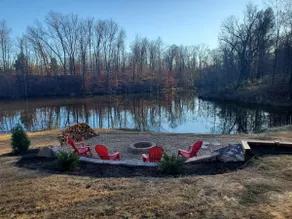 Hilltop Retreat 2: Spacious, pond-front home for 12 near wine trail! - Image 2