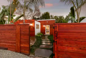 Modern Beach House with Spa & Sauna - Image 2