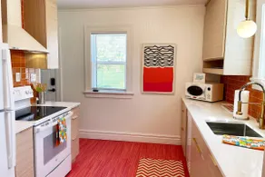 1960s Gem-Close to Downtown & In a Quiet Area - Image 2