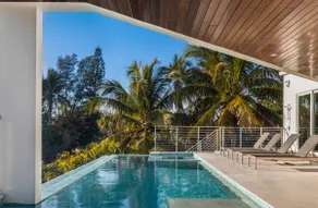 Beachfront home with a pool and gorgeous views! - Image 3