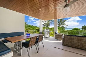 Beachfront home with a pool and gorgeous views! - Image 4