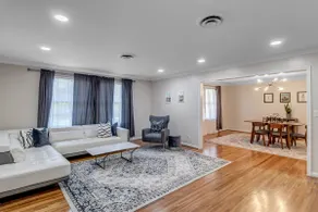 HUGE ranch style house with an MCM flare! - Image 4
