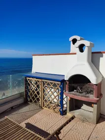 Sea front apartment with private access to beach - Image 3