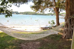 Fun Lake Getaway with Breathtaking Views - Image 5