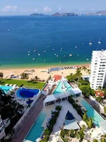 Charming apartment right on the beach with super views - Image 2