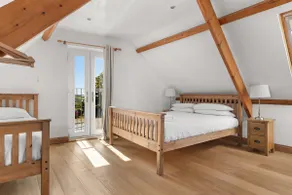 Large coastal barn, groups/families love our place - Image 3