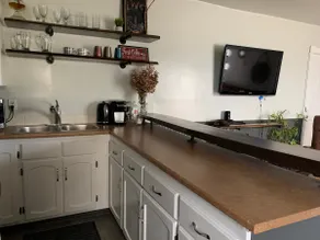Live Edge Suite - Image 4