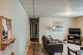 Bay Breeze Apartment across from Waterfront - Image 5