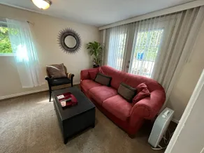Cozy Apartment - Peaceful West Seattle Oasis - Image 4