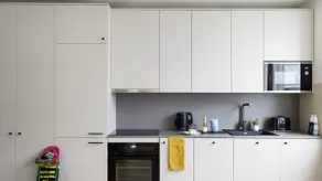 3 Bedroom Apt for 8 w/ Sauna&Balcony, City Centre - Image 4