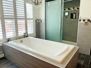 Modern Rustic-Skiing, King Beds, Hiking, Firepit, Grill, AirTub-Hunter Mtn Haven - Image 3