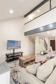 Modern Living on Camelback Resort Ski-in ski-out - Image 3