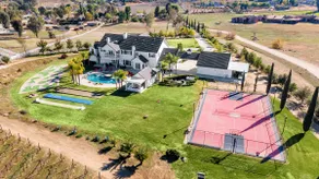 * NEW Luxury Celebrity Vineyard Estate Temecula * - Image 2
