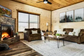 Great location! Cabin w/Game Room & Hot tub - Image 2