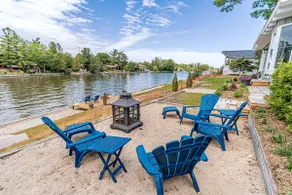 Cozy Waterfront Renovated Cottage Escape - Image 2