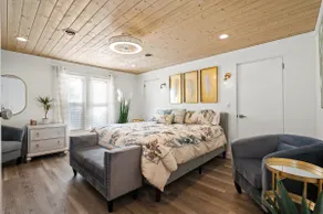 Urban Nest. Luxe Loft Downtown Butler. Walk to dining and Shopping. - Image 4