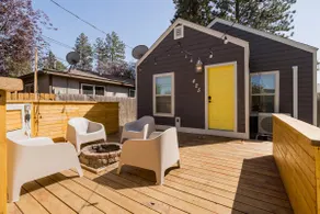 Sunny Getaway: fenced | Near trails, dining, music - Image 4