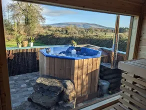 Secluded Private Cottage Hot-tub, Sauna & Fire-pit - Image 3