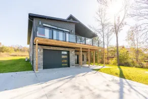 Spacious modern cottage with incredible views in the Bruce Peninsula - Image 2