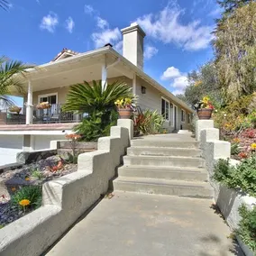 Fallbrook, CA. Entire house. “Hilltop comforts”. - Image 5