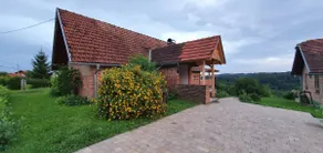 House on a hill - Image 5