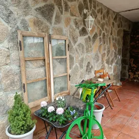 Apartment with a separate entrance in a villa - Image 2