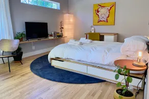 Serene South Hills Studio - Image 3