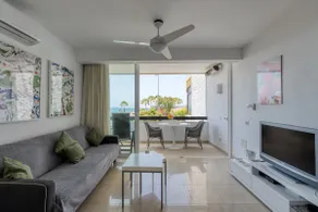 Enchanting Coastline Apartment - Image 2